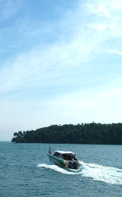 พาหนะที่สะดวกรวดเร็วต่อการเดินทางไปสู่ เกาะกูด เกาะหมาก หรือเกาะหวาย
