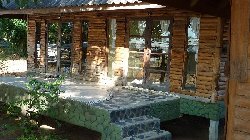 บริเวณด้านหน้าของศิริไวย์บังกะโลใกล้ตัวเมืองตราด